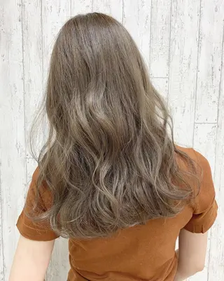 ロング カラー 立川 奈那子のヘアスタイル