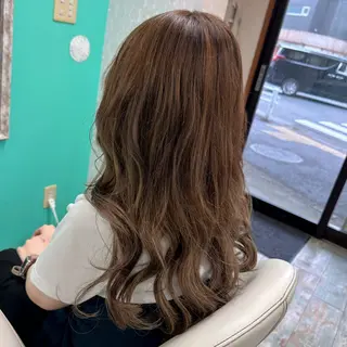 ロング 三原 友美のヘアスタイル