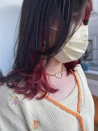 ミディアム カラー 💓パーマ，💗 レイヤーカットのヘアスタイル