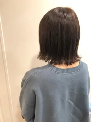ミディアム カラー MIOベージュカラー 柔らかいカラーのヘアスタイル