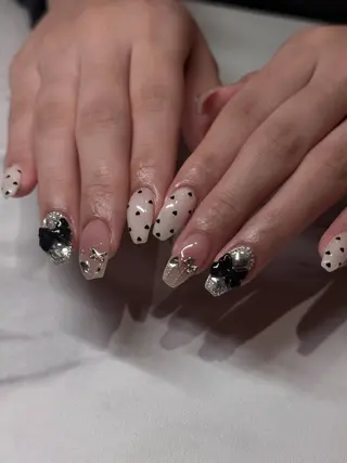 ネイル mikoto 🎀 艶々美フォルムのネイルデザイン