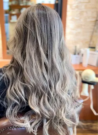 ロング 小川 修平のヘアスタイル