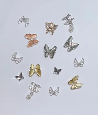 ネイル VIERU 🌈🎀💖のネイルデザイン