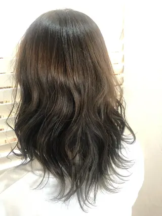 ミディアム カラー 髪質改善&ブリーチ 伊勢 祐一郎のヘアスタイル