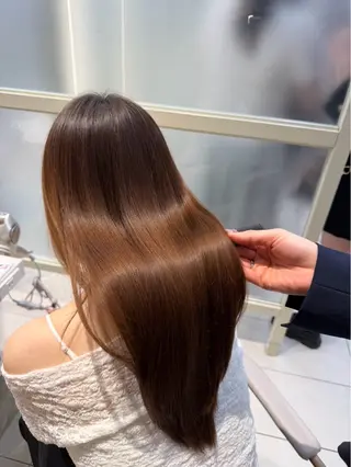 セミロング 𝐑𝐞𝐨/透明感 𝐜𝐨𝐥𝐨𝐫のヘアスタイル