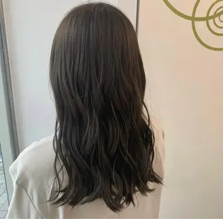 ロング カラー 髪質改善カラー| Yukino🫧のヘアスタイル