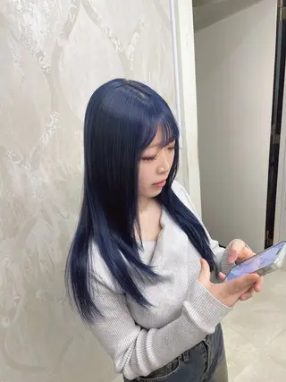 ロング カラー 🩵ハイトーン/ レイヤーYUZU🩵のヘアスタイル
