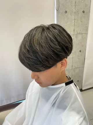 カラー メンズ 色川 優斗《髪質改善》のヘアスタイル