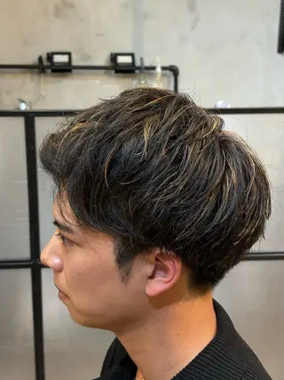 ミディアム カラー メンズサロン soshiのヘアスタイル
