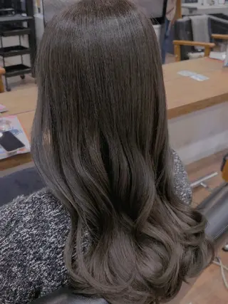 ロング カラー 関口 友菜のヘアスタイル