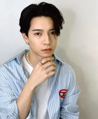 メンズ RIKI/センター パート/メンズパーマのヘアスタイル