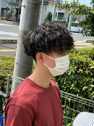 ショート パーマ メンズ 二本木 秀成のヘアスタイル