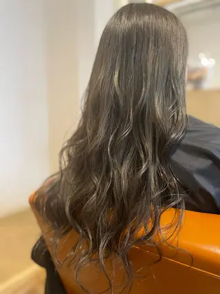 ロング カラー ラピスREIKA (女性限定)のヘアスタイル