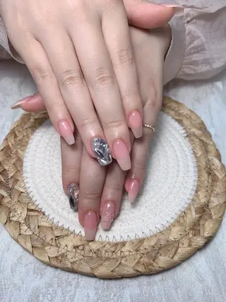 ネイル uu ネイルサロン関内🌼のネイルデザイン