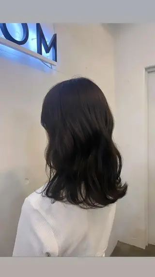 セミロング カラー hazuki🐈⬛ 透明感カラーのヘアスタイル