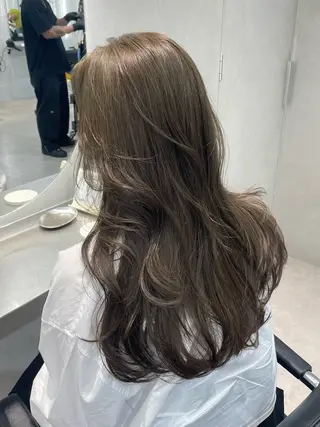 ロング カラー 表参道/透明感 グレージュ/ブラウンのヘアスタイル