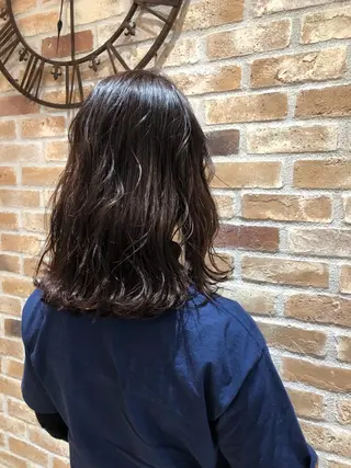 セミロング カラー 新實 ゆりあのヘアスタイル