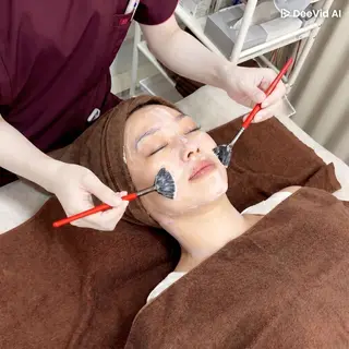 【美容鍼・小顔鍼】 鍼灸師　吉田洋美のエステ・リラクイメージ