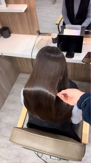 セミロング 高級髪質改善/透明感 艶カラー　瀧本侑輝のヘアスタイル