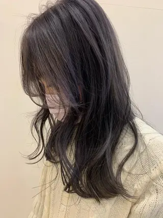 セミロング カラー 鈴木 まりやのヘアスタイル