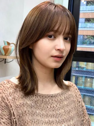 ミディアム あやめ【顔まわり/レ イヤー/柔らかカラ】のヘアスタイル
