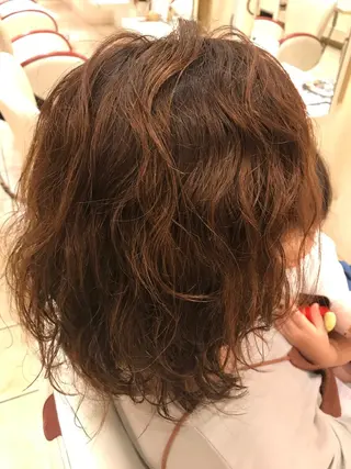 ミディアム パーマ 斎藤 彩香のヘアスタイル