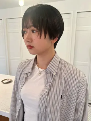 ショート ブリーチカラー🎀 韓国風/寺門美優のヘアスタイル