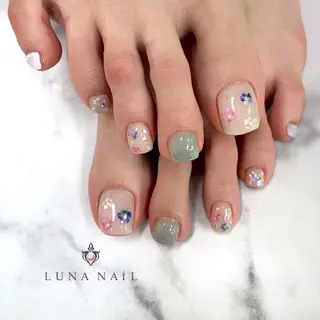 ネイル アトリエ　ミモザ所属・いまむら あかりのネイルデザイン