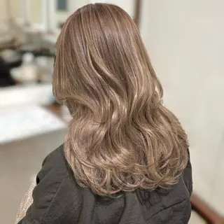 セミロング 坂本 璃里杏のヘアスタイル