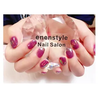 ショート ネイル 👑enen style👑のネイルデザイン