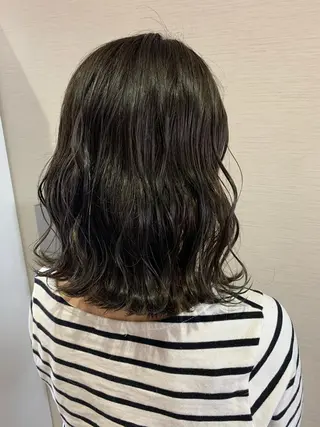 ミディアム カラー 蓮見  友里のヘアスタイル