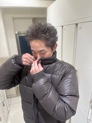 カラー メンズ タイトボブ個性派カラ ーAKANEのヘアスタイル