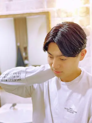 メンズ ミリオンバックス所属・佐藤 輪喜広のヘアスタイル