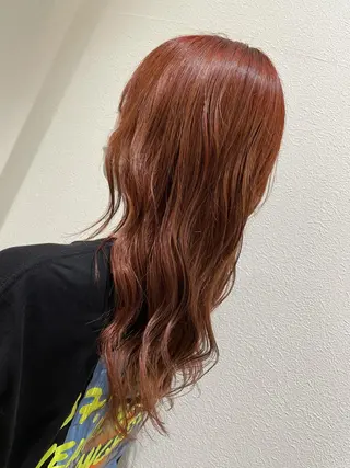 ロング カラー パーマ ヘアアレンジ マツエク・マツパ ハイトーンカラー🤍 山下 優華のヘアスタイル