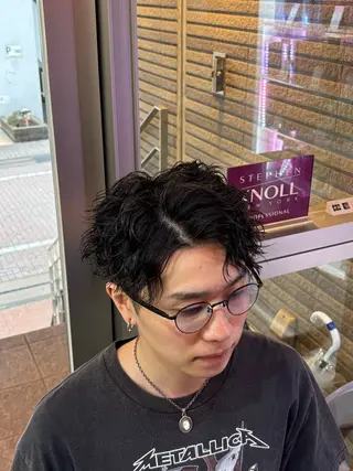 パーマ メンズハイトーン 北斗💍レイヤーのヘアスタイル