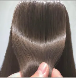 セミロング カラー 艶感/韓国風 🤍moeka🤍のヘアスタイル