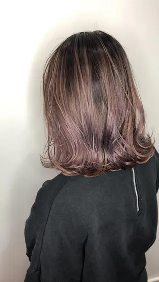 ミディアム カラー NINE+/代表 ブリーチ特化型サロンのヘアスタイル