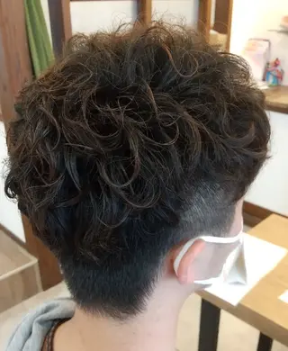 ショート メンズ 阪本 俊のヘアスタイル