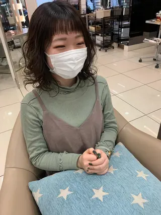 ミディアム カラー パーマ 羽エクステ🩷 🤍まき🤍のマツエク・マツパデザイン