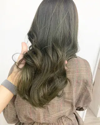 セミロング カラー ☀️透明感color KURO☀️のヘアスタイル