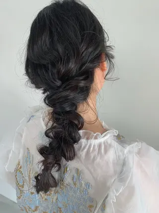 セミロング ヘアアレンジ kana🍃newi 京橋/透明感カラーのヘアスタイル