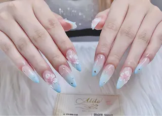ネイル AKIKO ネイルサロンのネイルデザイン