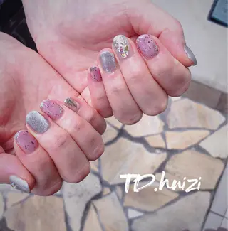 ミディアム めぐみのネイルサロン スタッフ練習のネイルデザイン