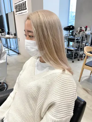 ミディアム カラー カット・ブリーチ TAIGAのヘアスタイル