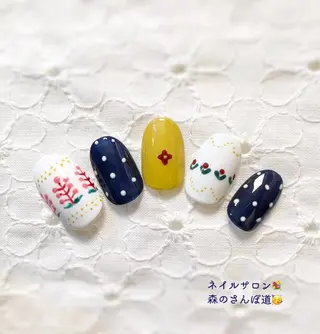 ネイル ショートネイル 森のさんぽ道のネイルデザイン
