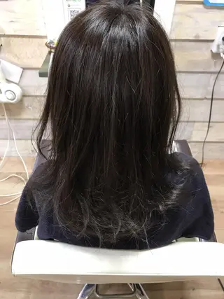 ミディアム anyhow academyのヘアスタイル
