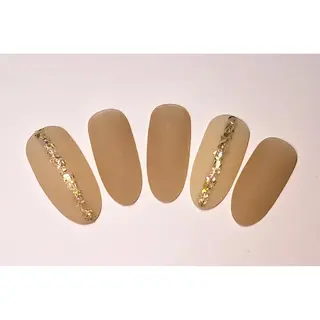 ミディアム ネイル Toujours / nijinaのネイルデザイン