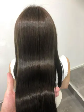 ロング トレヴァー デルチザンのヘアスタイル