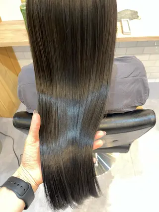 ロング UMEDA FIGAROのヘアスタイル