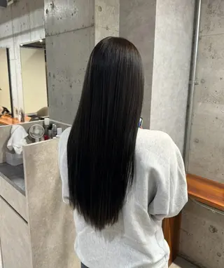 ロング スガハラ アンナのヘアスタイル
